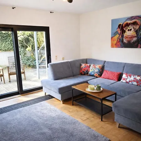 Xl Eifel House Fuer 14 Gaeste Mit Whirlpool, Wintergarten, Mehreren Terrassen Und Balkone Sowie Grossen Garten *