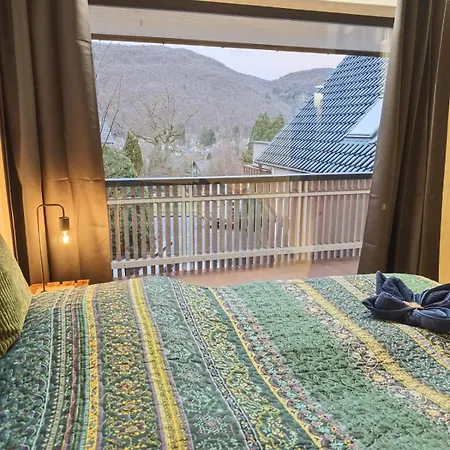 Xl Eifel House Fuer 14 Gaeste Mit Whirlpool, Wintergarten, Mehreren Terrassen Und Balkone Sowie Grossen Garten Apartment *
