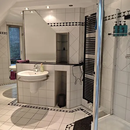 Xl Eifel House Fuer 14 Gaeste Mit Whirlpool, Wintergarten, Mehreren Terrassen Und Balkone Sowie Grossen Garten Lejlighed