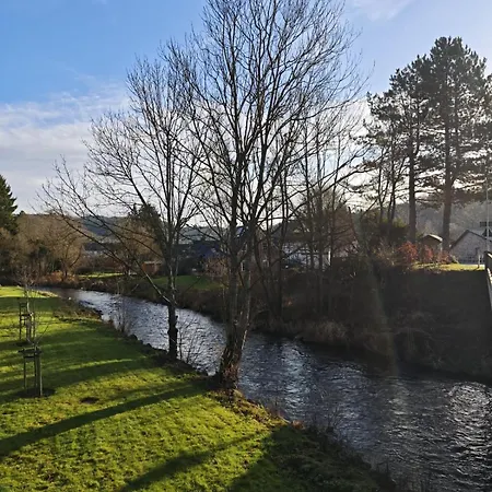 Apartment Xl Eifel House Fuer 14 Gaeste Mit Whirlpool, Wintergarten, Mehreren Terrassen Und Balkone Sowie Grossen Garten Schleiden