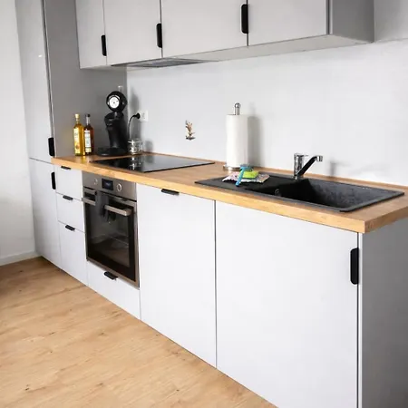 Xl Eifel House Fuer 14 Gaeste Mit Whirlpool, Wintergarten, Mehreren Terrassen Und Balkone Sowie Grossen Garten Apartment Schleiden