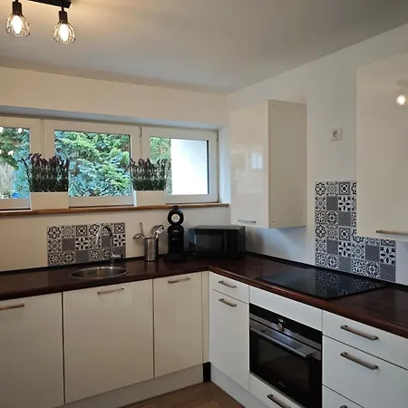 Xl Eifel House Fuer 14 Gaeste Mit Whirlpool, Wintergarten, Mehreren Terrassen Und Balkone Sowie Grossen Garten * Schleiden