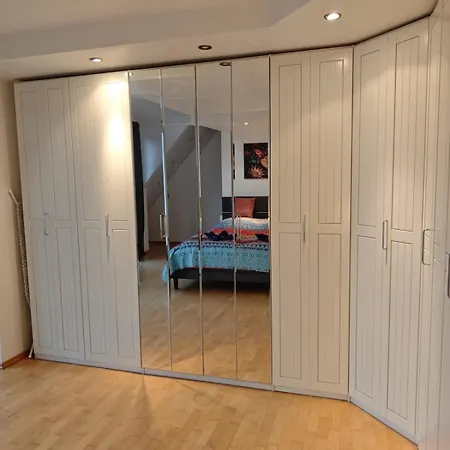 Apartment Xl Eifel House Fuer 14 Gaeste Mit Whirlpool, Wintergarten, Mehreren Terrassen Und Balkone Sowie Grossen Garten Schleiden