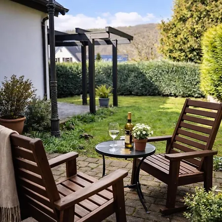 Apartment Xl Eifel House Fuer 14 Gaeste Mit Whirlpool, Wintergarten, Mehreren Terrassen Und Balkone Sowie Grossen Garten *